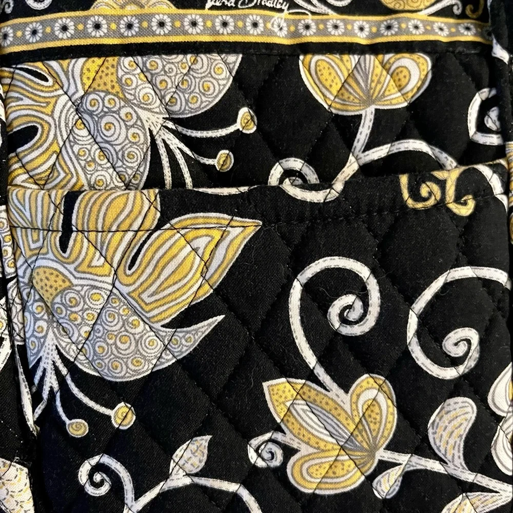 ❤️HOST PICK❤️…Vera Bradley Yellow Bird Shoulder Bag
